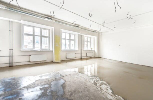 Liquid floor screed drying in empty room